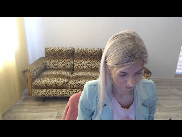 Live sex webcam photo for SexyBeatriice #271382089