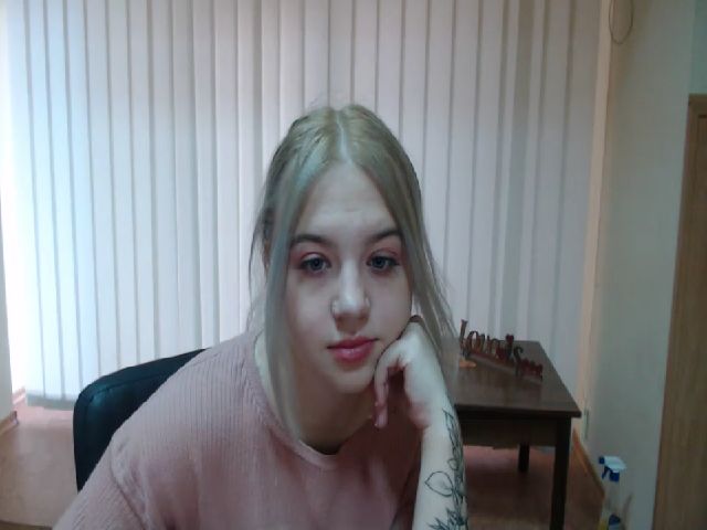 Live sex webcam photo for KalipsoHun #271382419