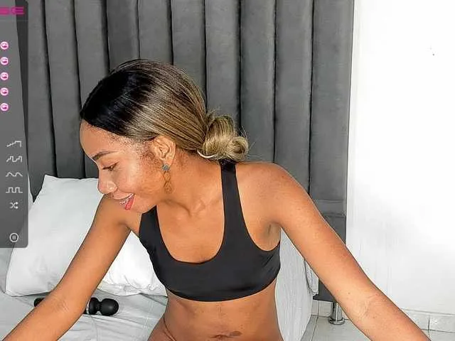 Live sex webcam photo for Meganbarko #271388544