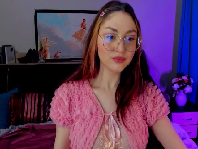 Live sex webcam photo for MadFrau #271387526