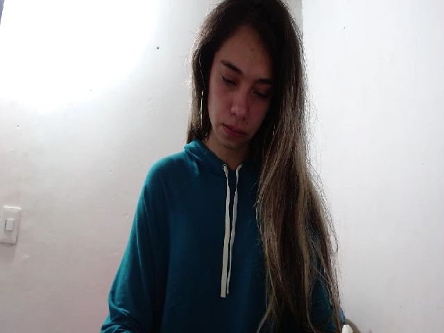 Live sex webcam photo for LaraSmiith_ #271382432