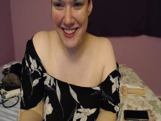 Live sex webcam photo for MissKitty629 #271379874