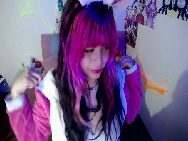 Live sex webcam photo for Aria_Yummi #271379894