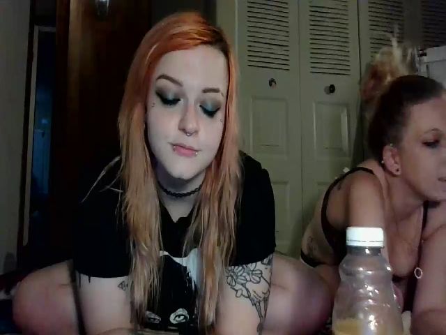 Live sex webcam photo for FloraSky #271392106