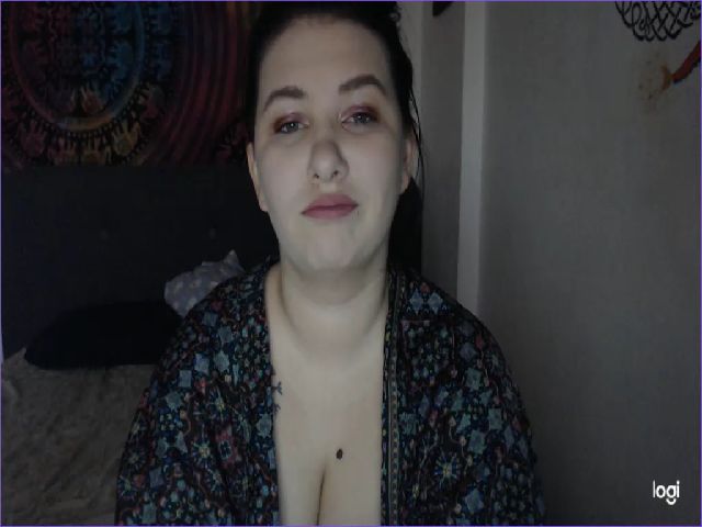Live sex webcam photo for GoddessEmma #271383696