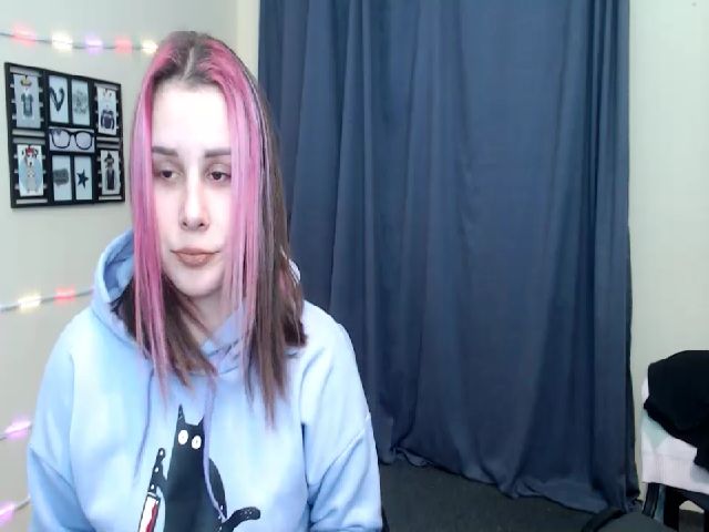 Live sex webcam photo for PolliMilk #271382618