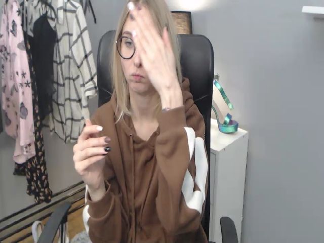 Live sex webcam photo for DIRTYgianna #271389824