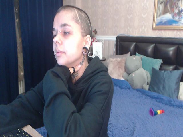 Live sex webcam photo for DarkElf_ #271392174