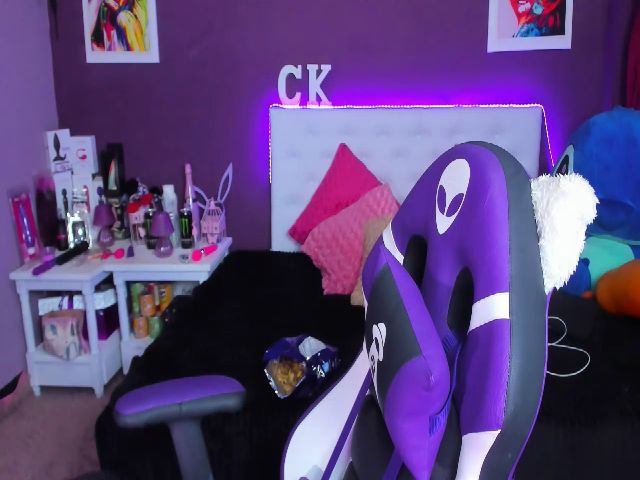Live sex webcam photo for leah_pink #271386011