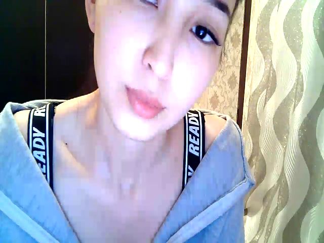 Live sex webcam photo for MissMolly____ #271392345