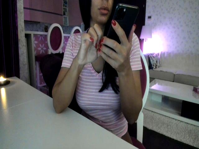 Live sex webcam photo for IamHayfa #271386320