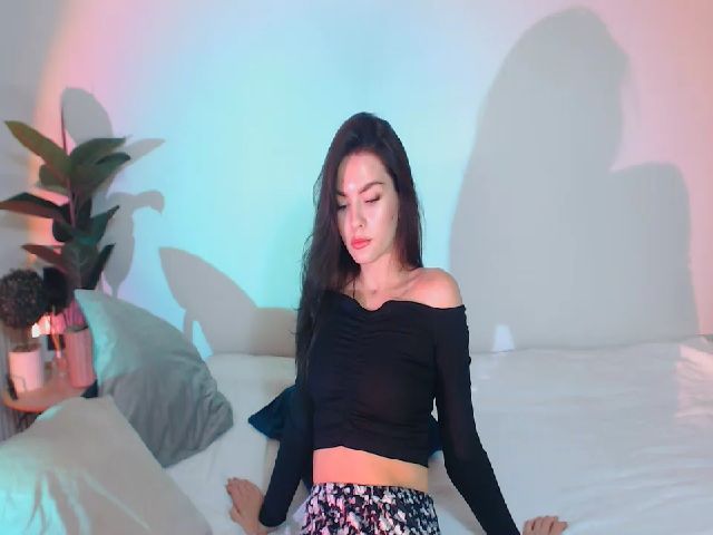 Live sex webcam photo for HarleyQX #271378585