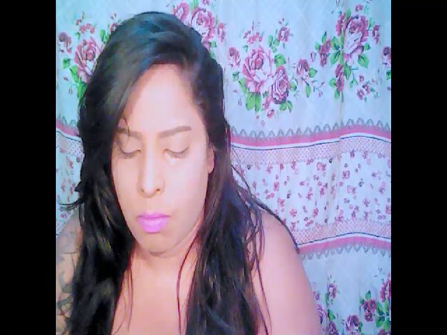 Live sex webcam photo for Indiantopaz69 #271382026