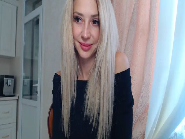 Live sex webcam photo for Your_Eyes__ #271383468
