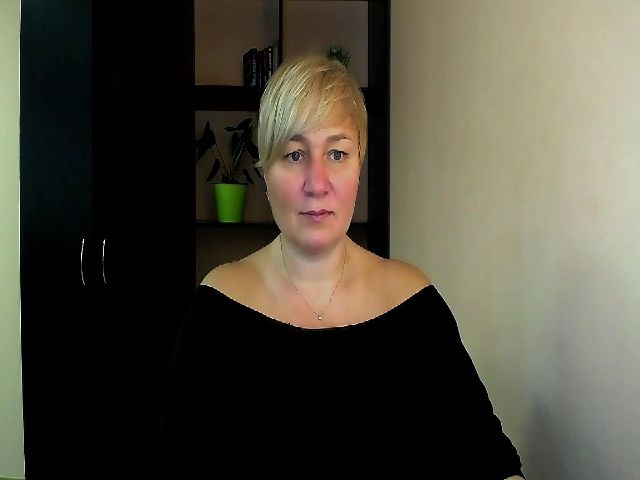 Live sex webcam photo for KailyMey #271385777