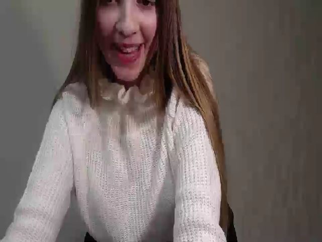 Live sex webcam photo for EmiStern #271383138