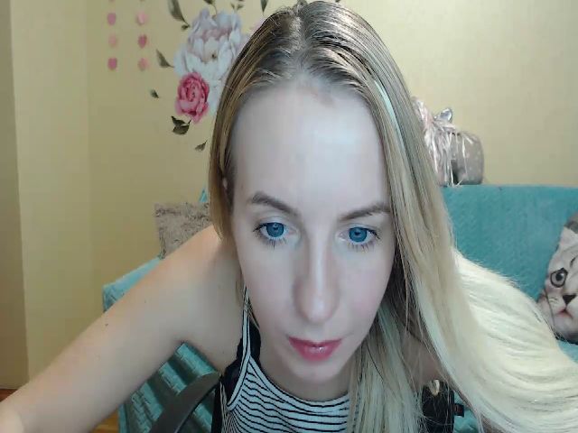 Live sex webcam photo for Amy_CuteBambi #271387085