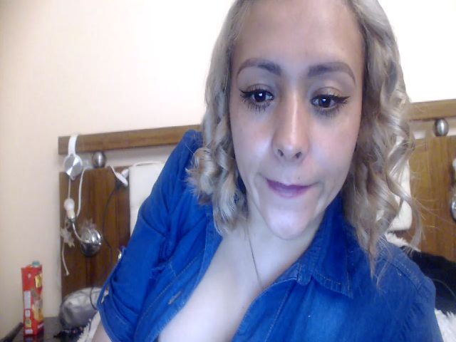 Live sex webcam photo for Emily_sweet2 #271387342