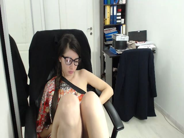 Live sex webcam photo for Miss_EsmeeMFC #271387354