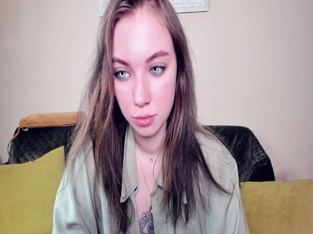Live sex webcam photo for AweMia #271387441