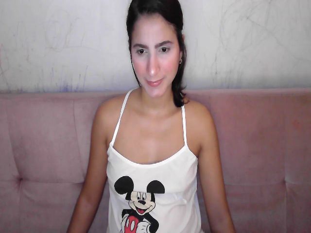 Live sex webcam photo for Sarita30 #271385686