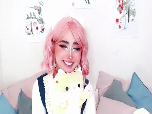 Live sex webcam photo for LizzyHoney_ #271382758