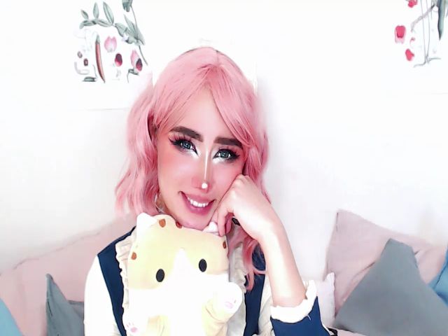 Live sex webcam photo for LizzyHoney_ #271383097