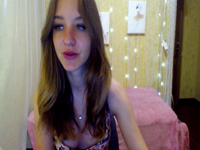 Live sex webcam photo for Tessa_Hot #271381839