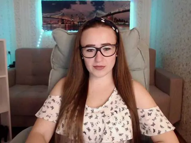 Live sex webcam photo for CandyGirly #271384696