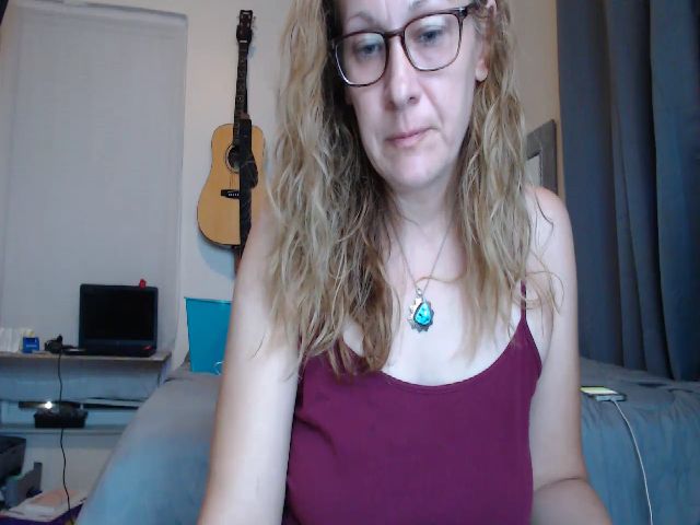 Live sex webcam photo for Jazzell28 #271380062