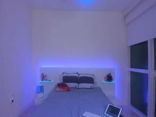 Live sex webcam photo for Yasmeen_xo #271378460