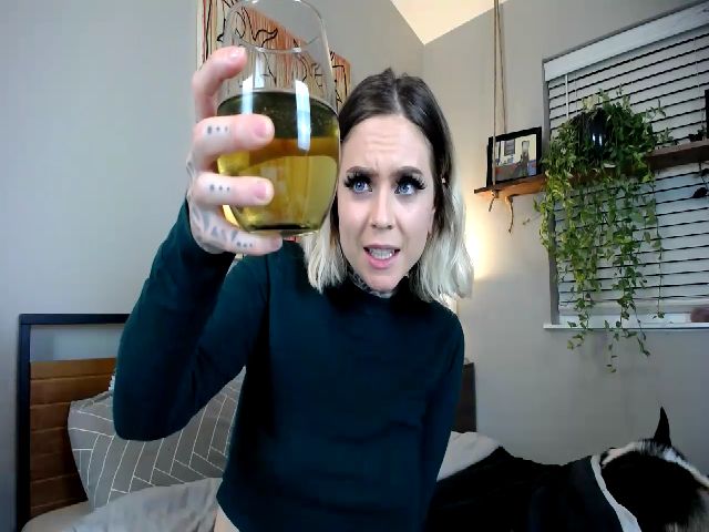 Live sex webcam photo for ViVerdure #271379009