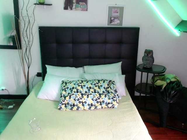 Live sex webcam photo for eva-hot #271389417