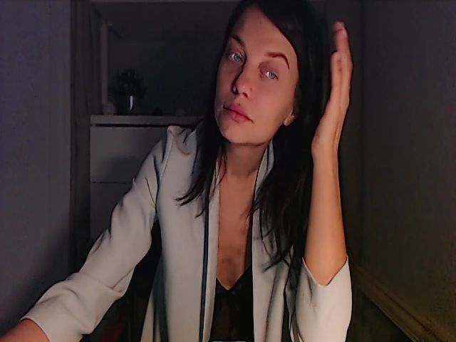 Live sex webcam photo for Ameli_XO #271390281