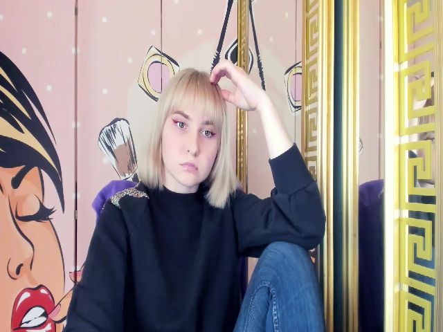 Live sex webcam photo for HannaLismont #271385552