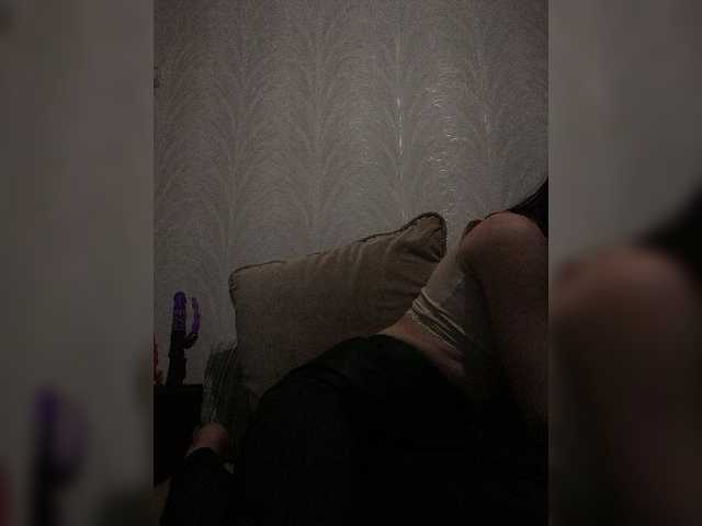 Live sex webcam photo for Molly-sex #271384613