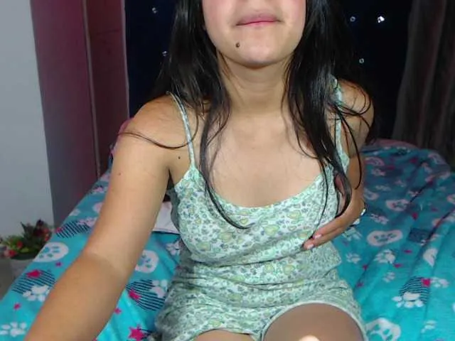 Live sex webcam photo for sophie-rose #271388875