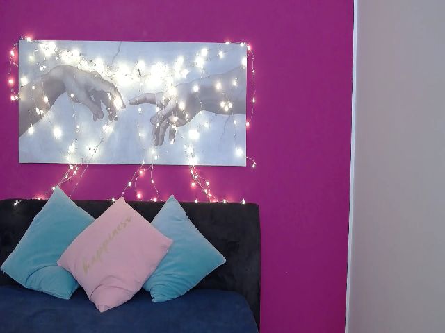 Live sex webcam photo for Eninvisble #271383285