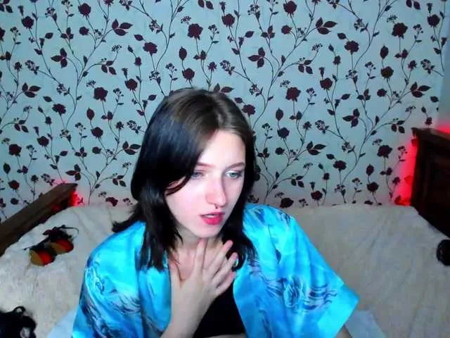 Live sex webcam photo for KawaiiHikka1 #271380658