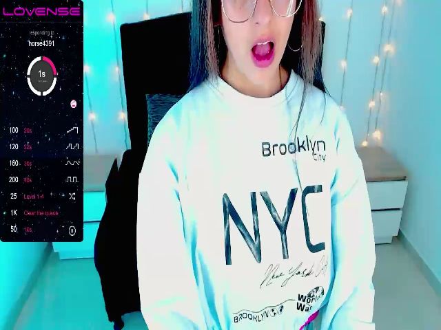 Live sex webcam photo for Little_Athena #271379549