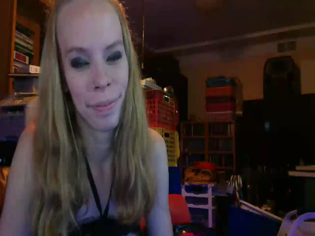 Live sex webcam photo for PrincessV7 #271379141