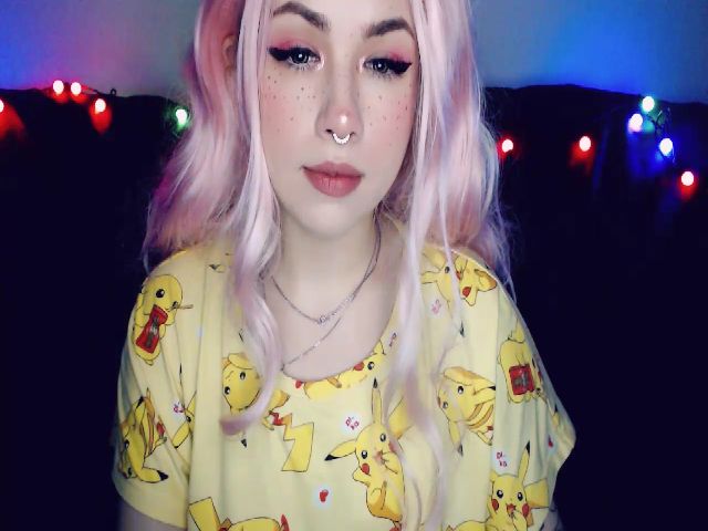 Live sex webcam photo for YUMMY_TIFFANI #271378940