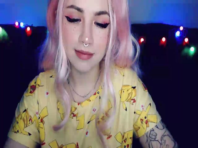 Live sex webcam photo for YUMMY_TIFFANI #271378998