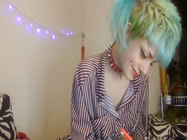 Live sex webcam photo for Punky_heidi #271390533