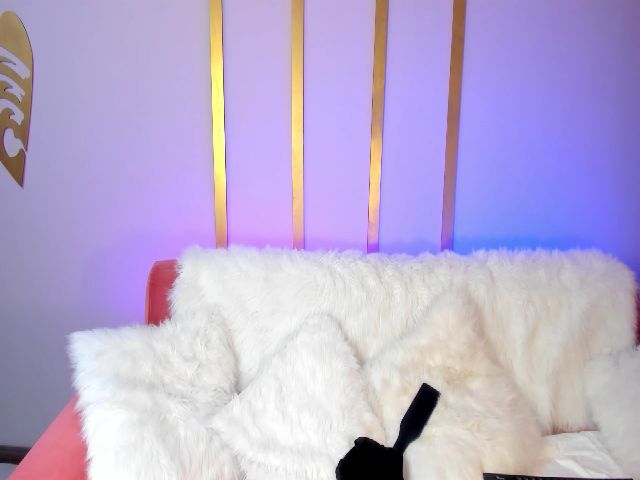 Live sex webcam photo for MyleRose #271389637