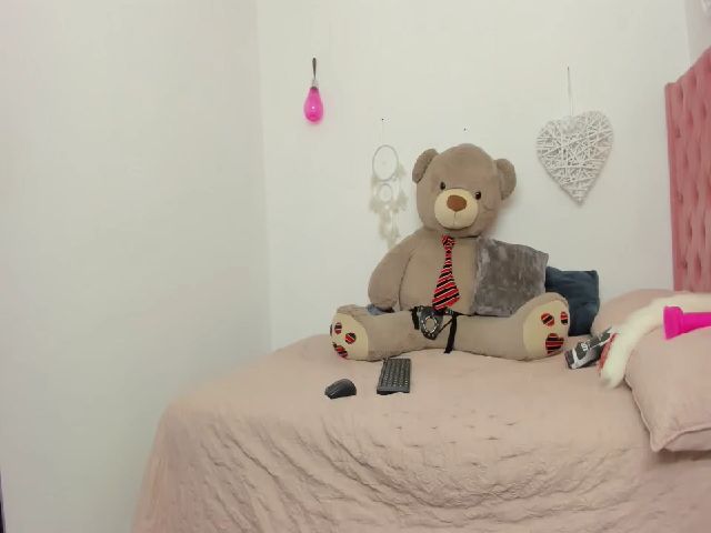 Live sex webcam photo for Danniela_lee #271379096