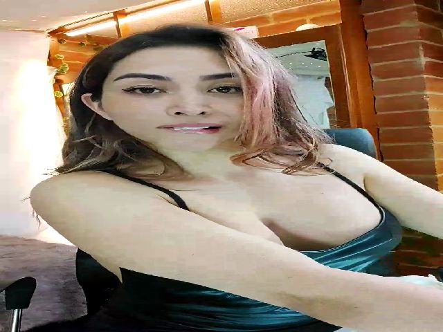 Live sex webcam photo for Rolavillegas #271385926