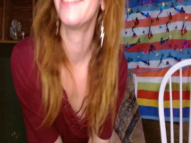 Live sex webcam photo for Andiesredmint #271385542
