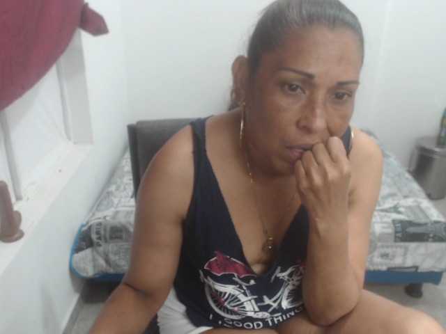 Live sex webcam photo for matureomg7 #271377605