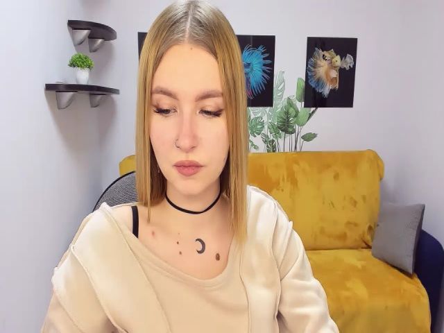 Live sex webcam photo for ViolaRose #271387186